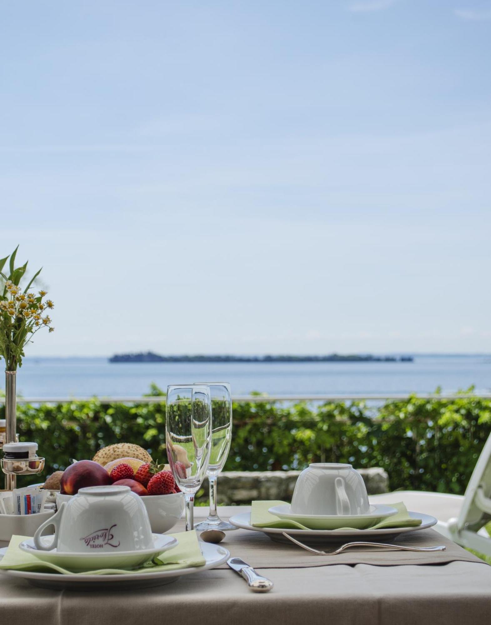 Hotel Villa Florida & Suite Apartments Gardone Riviera Exterior foto